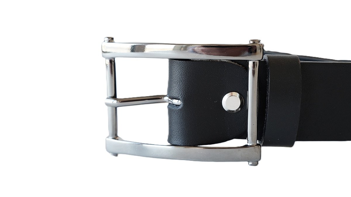 Stilingas juodas odinis diržas moterims su išskirtine sagtimi 3,5cm Vilnius Fashion Belts