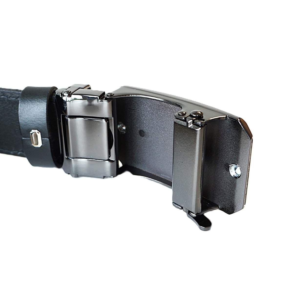 Lietuviškas vyriškas odinis diržas su sagtyje išgraviruotu Vyčiu - Vilnius Fashion Belts - sagties vidus